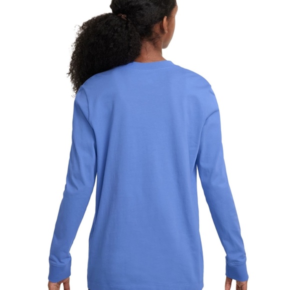 NWT Nike Futura Long Sleeve T-shirt - Picture 3 of 3